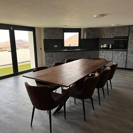 Volcano & Ocean Views Apartment *